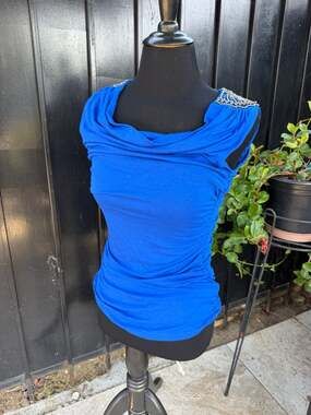 Y2K bebe Sleeveless Cowl Neck Top Size XS Blue Beaded Shoulder Detail